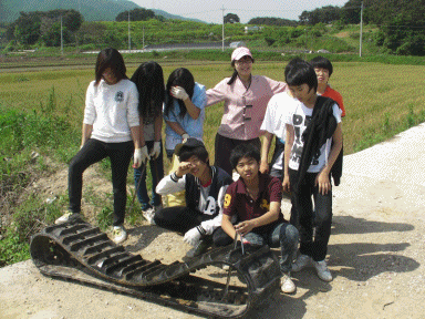 학교_주변_마을_청소.gif